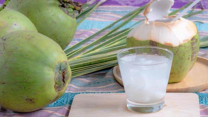 Apakah Boleh Minum Air Kelapa Setiap Hari? Ini Manfaat dan Efeknya