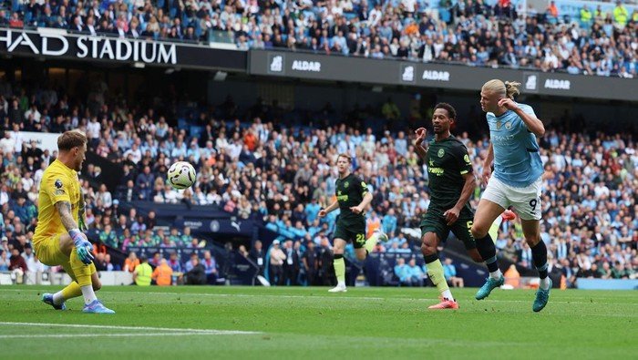 Manchester City Berbalik Menang 2-1 Atas Brentford, Erling Haaland Jadi Pahlawan