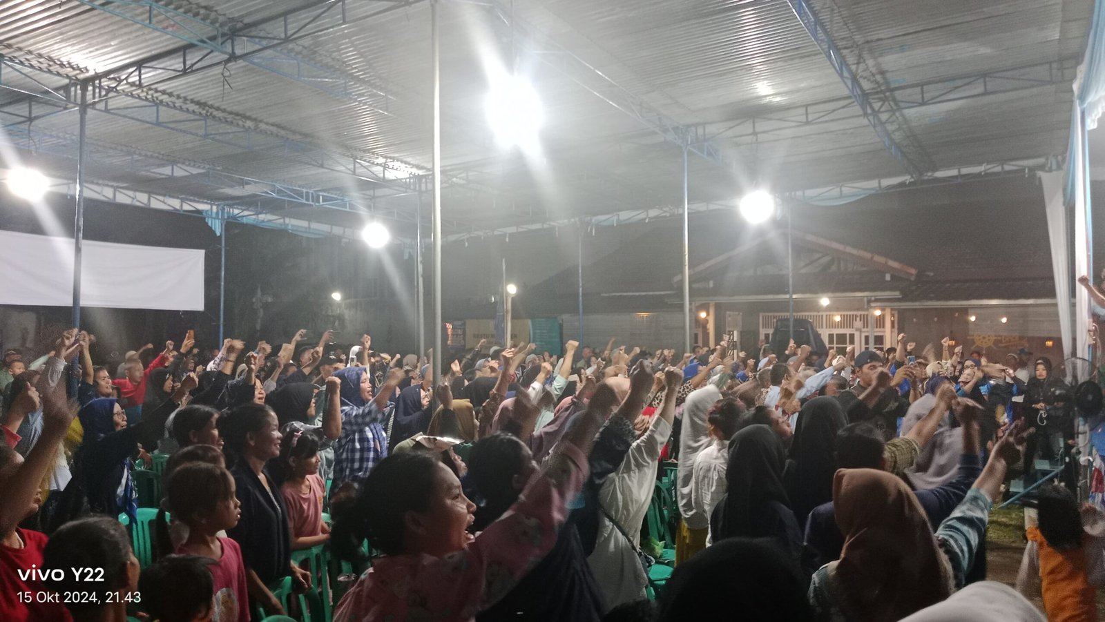 Kampanye di Kelurahan Taba Koji pasangan Botak peci Di sambut Masyarakat dengan teriakan Juara