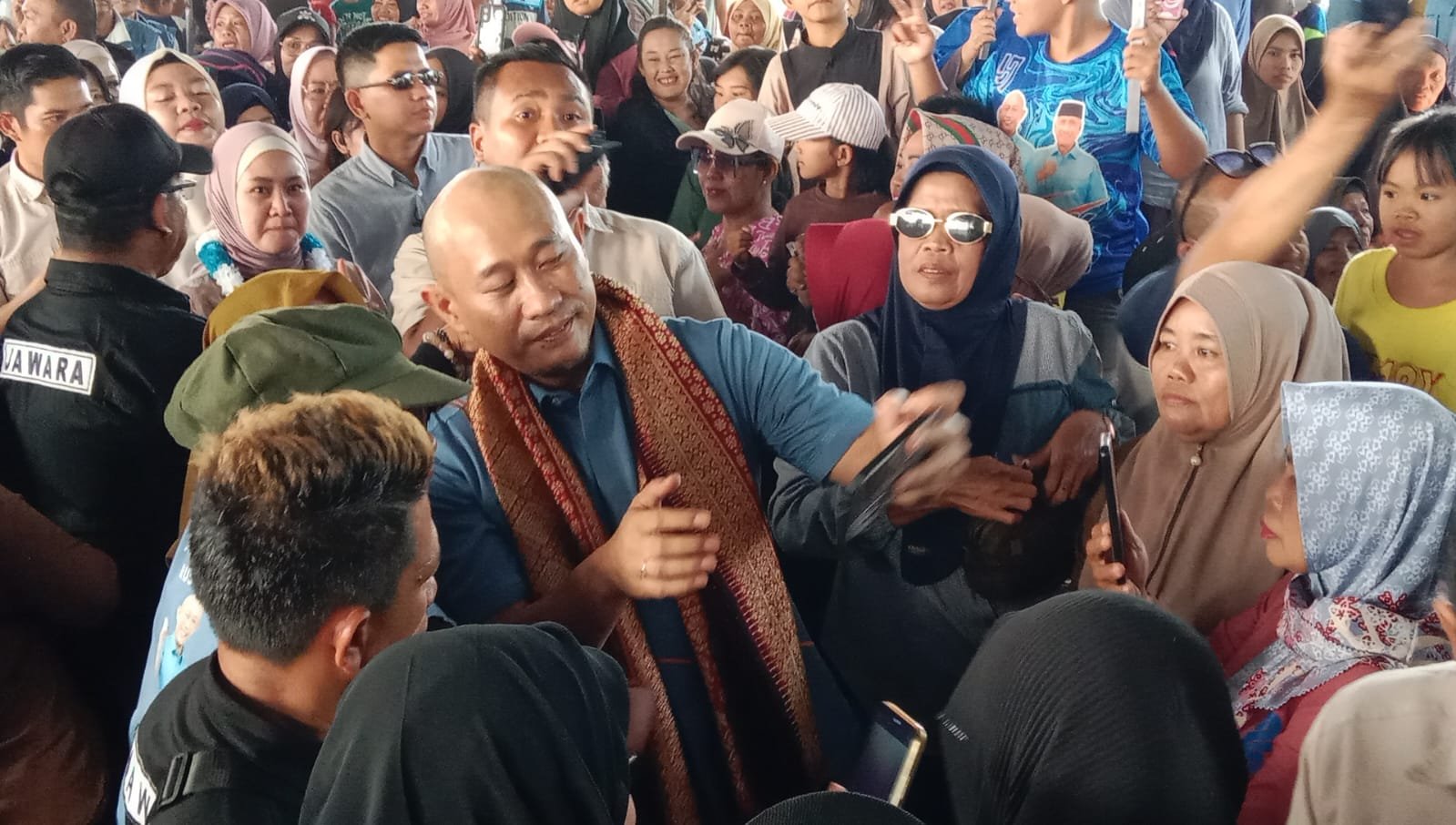 Warga Bandung Kanan, Bandung Kiri dan Keputraan Tumpah Ruah Hadiri Kampaye YOKteRUS