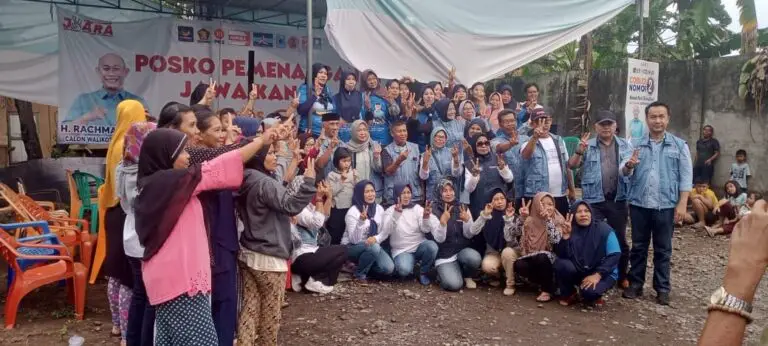 Blusukan Di Jawa Kanan, Rustam Ajak Warga Pilih dan Coblos Botak Peci