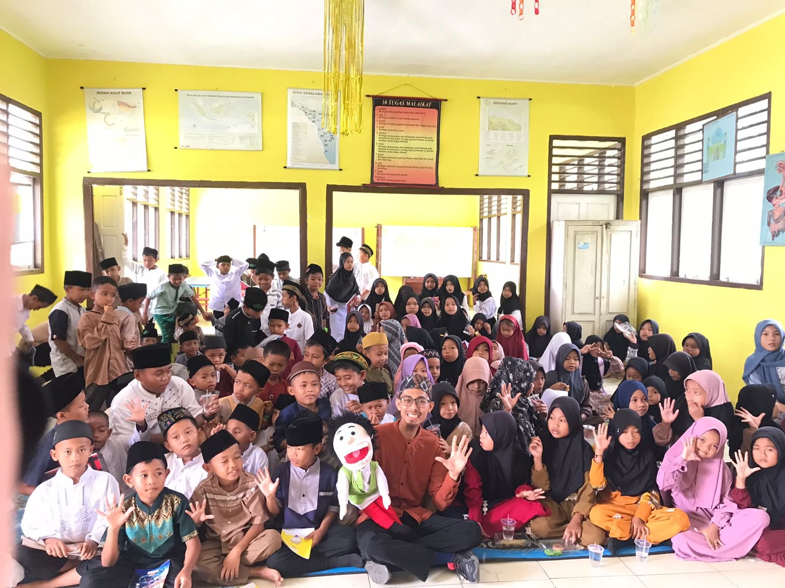 Peringati Isra Mi'raj Nabi Muhammad SAW, SDN Talang Jaya Undang Ustad Tandi (Ustad Boneka)