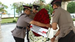 Teladani Semangat Juang Pahlawan, Polres Pelabuhan Tanjung Perak Gelar Ziarah di TMP WR Supratman