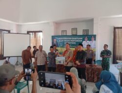 Wabup Gresik Serahkan Bantuan Alsintan, Dukung Peningkatan Produktivitas Pertanian di Bungah