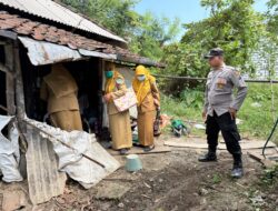 Peduli Kemanusiaan Bhabinkamtibmas dampingi Pemeriksaan Kesehatan Rutin Warga